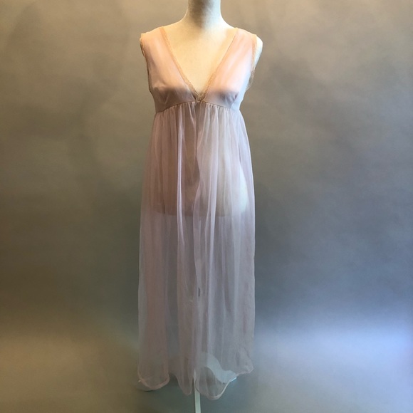 Gorgeous Light Pink Vintage 1960’s Nightgown - Picture 1 of 2